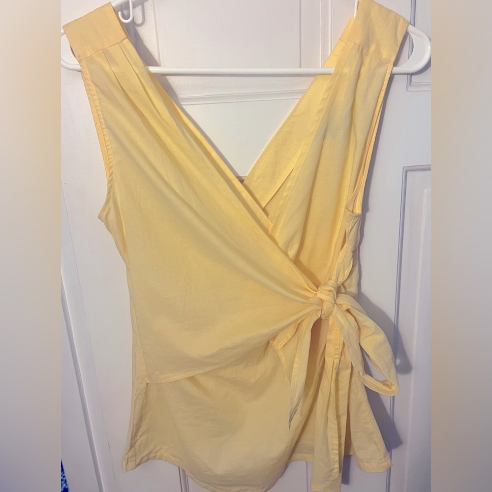 Banana Republic sleeveless wrap top